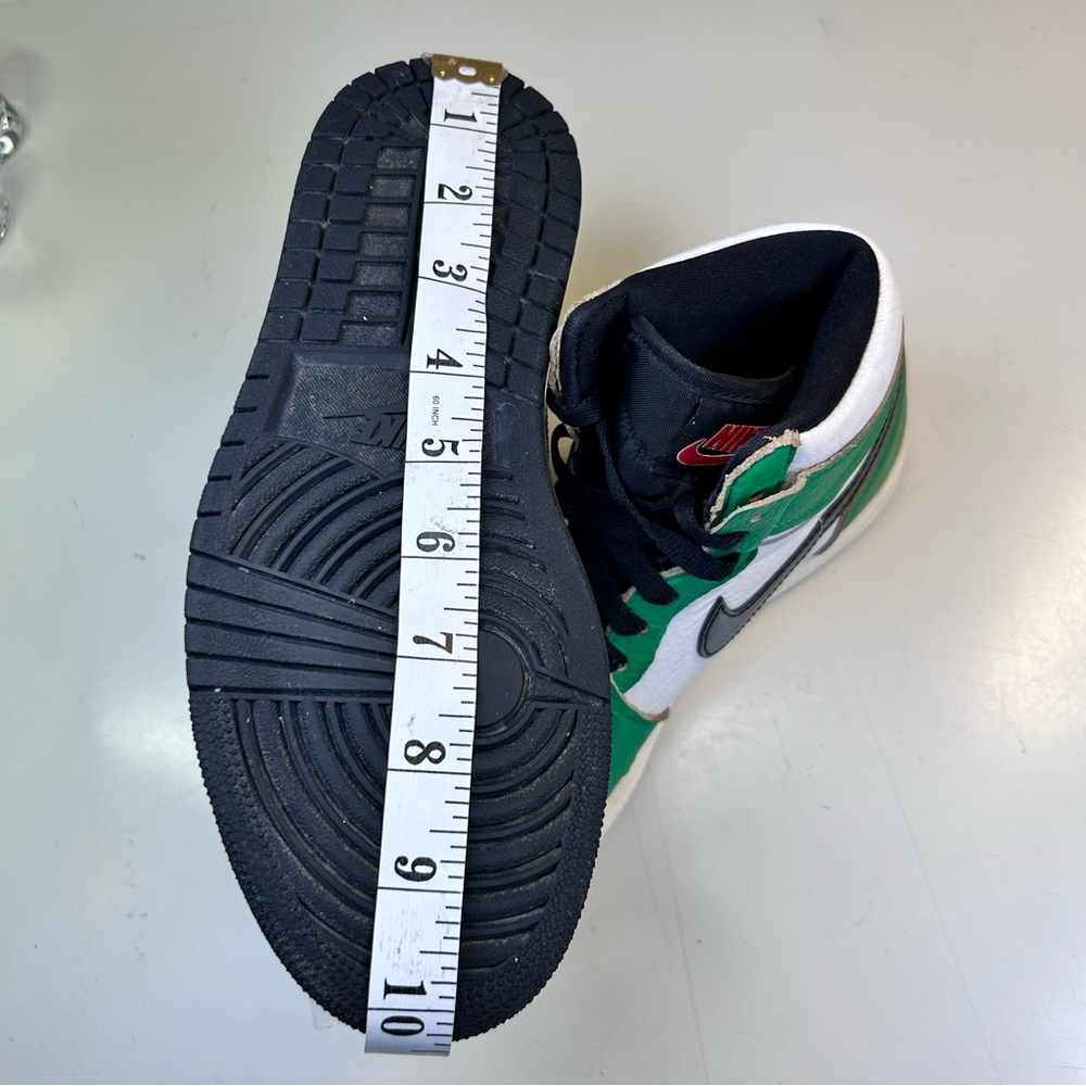 Nike Air Jordan Women’s Green and White Leather High Tops. Size 7.5 - Picture 3 of 16